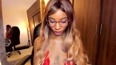 Snapshot of alika_houston chatting on 10/21/25, 03:40 IG Alik nasso online show from 10/21/25, 03:40