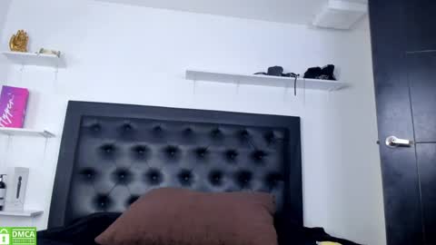 alika_jonhson_ online show from 04/02/26, 01:20