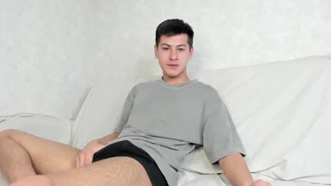 Snapshot of alikuskya chatting on 01/08/25, 02:35 Dan online show from 01/08/25, 02:35