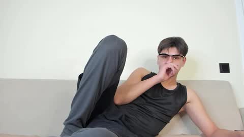 Snapshot of alikuskya chatting on 01/08/26, 01:30 Dan online show from 01/08/26, 01:30