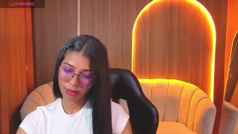 Snapshot of alina_b_ chatting on 01/15/26, 08:45 alina_b_ online show from 01/15/26, 08:45