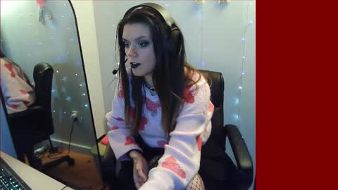 Snapshot of alina_nightshade chatting on 12/17/24, 01:18 Alina Nightshade online show from 12/17/24, 01:18