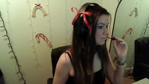 Snapshot of alina_nightshade chatting on 12/28/24, 02:11 Alina Nightshade online show from 12/28/24, 02:11