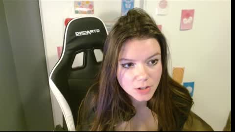 Snapshot of alina_nightshade chatting on 12/05/25, 03:48 Alina Nightshade online show from 12/05/25, 03:48