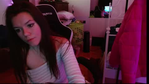 Snapshot of alina_nightshade chatting on 03/27/26, 05:24 Alina Nightshade online show from 03/27/26, 05:24