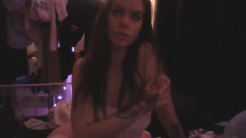 Snapshot of alina_nightshade chatting on 04/16/26, 05:19 Alina Nightshade online show from 04/16/26, 05:19