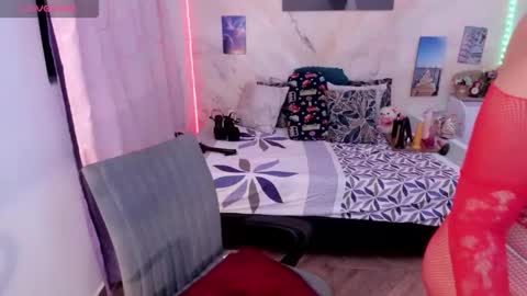 alinabozz1 online show from 01/11/26, 12:04