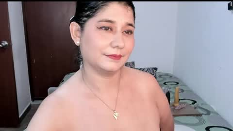 alinabozz1 online show from 07/10/26, 04:17