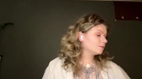 Alina online show from 03/19/26, 01:04