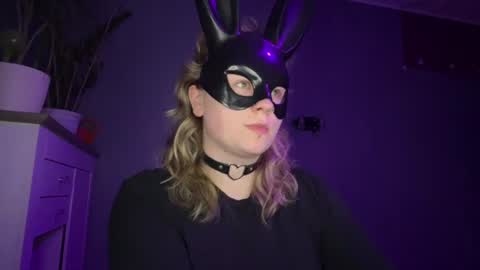 Snapshot of alinahotgirl chatting on 06/17/26, 09:27 Alina online show from 06/17/26, 09:27