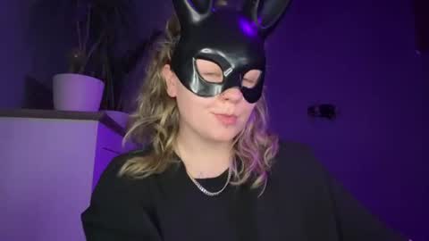 Snapshot of alinahotgirl chatting on 07/03/26, 10:05 Alina online show from 07/03/26, 10:05
