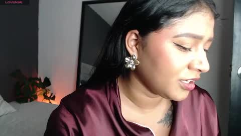Snapshot of alinakiss_ chatting on 05/31/26, 10:33 lili online show from 05/31/26, 10:33