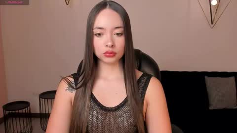 alinakravitz_ online show from 11/07/25, 12:16