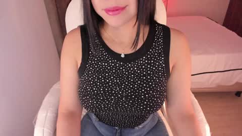 Snapshot of alinaowens chatting on 01/24/25, 08:32 alinaowens online show from 01/24/25, 08:32