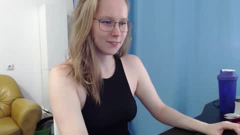 alinasei online show from 09/27/25, 05:18