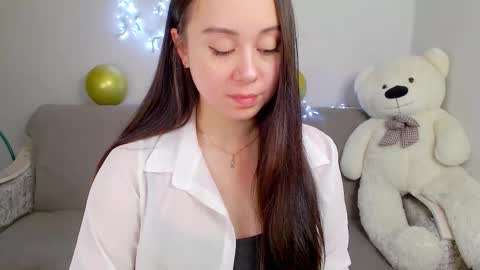 Snapshot of alinaxrose chatting on 09/23/25, 09:40 AlinaXRose online show from 09/23/25, 09:40