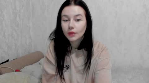 Snapshot of alinegreeeen chatting on 12/16/24, 12:16 Aline Greeeen online show from 12/16/24, 12:16