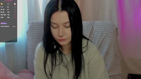 Snapshot of alinegreeeen chatting on 01/13/25, 05:23 Aline Greeeen online show from 01/13/25, 05:23