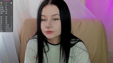 Snapshot of alinegreeeen chatting on 01/26/25, 07:53 Aline Greeeen online show from 01/26/25, 07:53