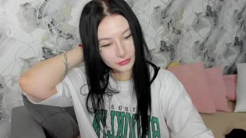 Snapshot of alinegreeeen chatting on 02/03/25, 09:30 Aline Greeeen online show from 02/03/25, 09:30