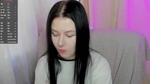 Snapshot of alinegreeeen chatting on 02/05/25, 10:51 Aline Greeeen online show from 02/05/25, 10:51