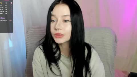 Snapshot of alinegreeeen chatting on 02/22/25, 01:44 Aline Greeeen online show from 02/22/25, 01:44