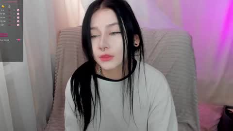 Snapshot of alinegreeeen chatting on 02/26/25, 02:37 Aline Greeeen online show from 02/26/25, 02:37