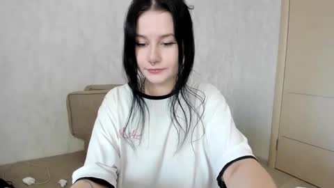 Snapshot of alinegreeeen chatting on 03/06/25, 08:41 Aline Greeeen online show from 03/06/25, 08:41