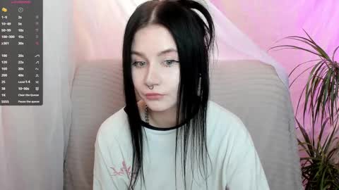 Snapshot of alinegreeeen chatting on 03/08/25, 08:11 Aline Greeeen online show from 03/08/25, 08:11