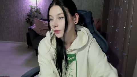 Snapshot of alinegreeeen chatting on 09/10/25, 08:58 Aline Greeeen online show from 09/10/25, 08:58