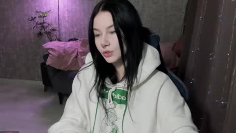 Snapshot of alinegreeeen chatting on 09/14/25, 12:54 Aline Greeeen online show from 09/14/25, 12:54