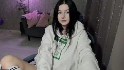 Snapshot of alinegreeeen chatting on 09/22/25, 11:12 Aline Greeeen online show from 09/22/25, 11:12