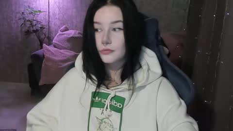 Snapshot of alinegreeeen chatting on 09/28/25, 04:51 Aline Greeeen online show from 09/28/25, 04:51