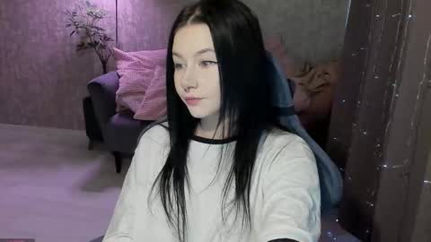 Snapshot of alinegreeeen chatting on 10/18/25, 04:15 Aline Greeeen online show from 10/18/25, 04:15