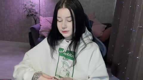 Snapshot of alinegreeeen chatting on 10/19/25, 05:41 Aline Greeeen online show from 10/19/25, 05:41