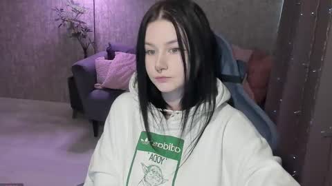 Snapshot of alinegreeeen chatting on 10/21/25, 09:54 Aline Greeeen online show from 10/21/25, 09:54