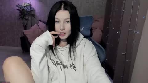 Snapshot of alinegreeeen chatting on 12/14/25, 08:09 Aline Greeeen online show from 12/14/25, 08:09