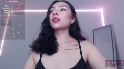 Alejandra online show from 03/10/25, 05:00