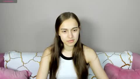 Snapshot of alisa__kelly chatting on 09/28/25, 01:00 alisa__kelly online show from 09/28/25, 01:00