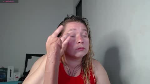 alisa_u online show from 11/18/25, 11:37