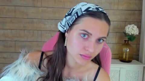 AlisaVersailles online show from 10/02/25, 04:41