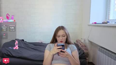 Snapshot of alisawyn chatting on 10/15/25, 08:14 alisawyn online show from 10/15/25, 08:14