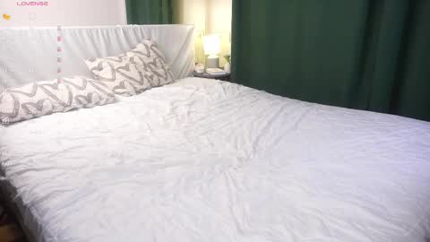 Snapshot of aliselle chatting on 03/28/26, 06:18 Alice online show from 03/28/26, 06:18