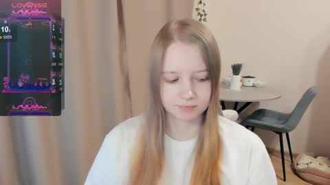 Alya online show from 10/14/25, 11:49