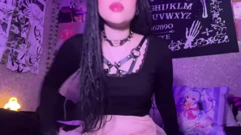 alisha_sky_ online show from 05/25/26, 08:31