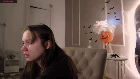 Alisia online show from 10/23/25, 05:51