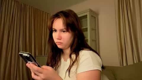 Alisia online show from 11/13/25, 08:13