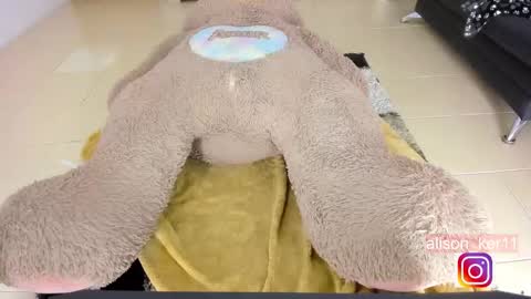 Snapshot of alison_ker chatting on 12/19/24, 07:18 Sofias house online show from 12/19/24, 07:18