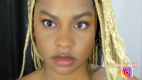 Snapshot of alison_ker chatting on 01/19/25, 11:12 Sofias house online show from 01/19/25, 11:12