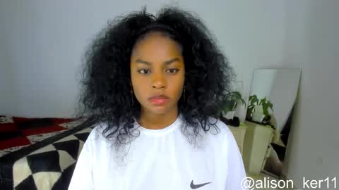 Snapshot of alison_ker chatting on 10/25/25, 08:11 Sofias house online show from 10/25/25, 08:11